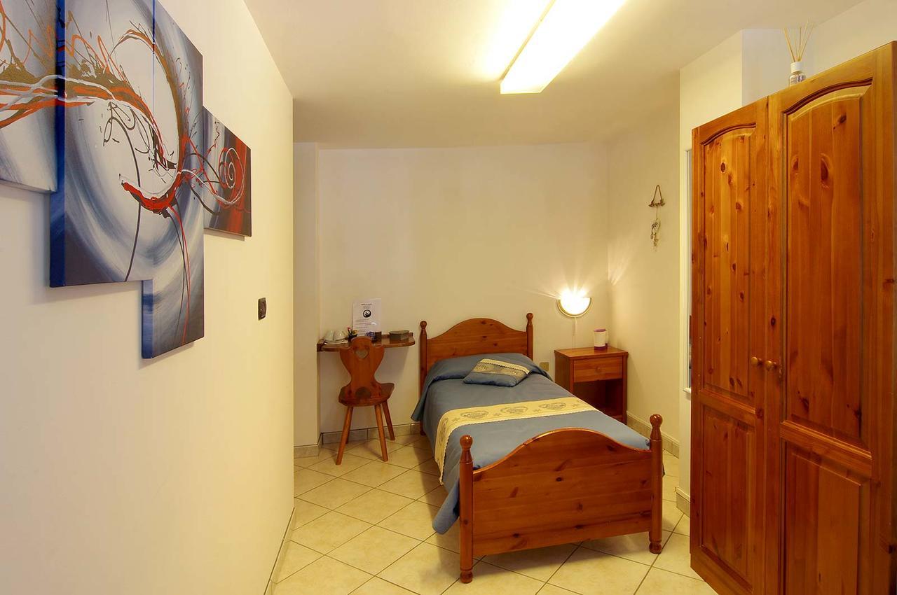 Ostello Ou Crierel Lillianes Exterior photo